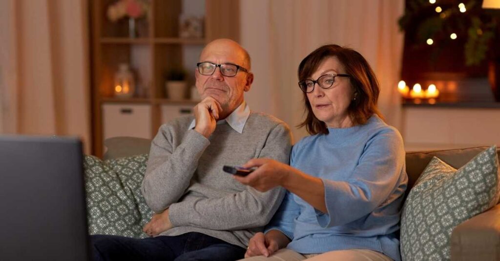 can you wear reading glasses to watch tv